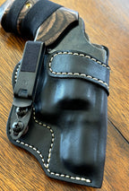 Trayce- Leather Snub Holster