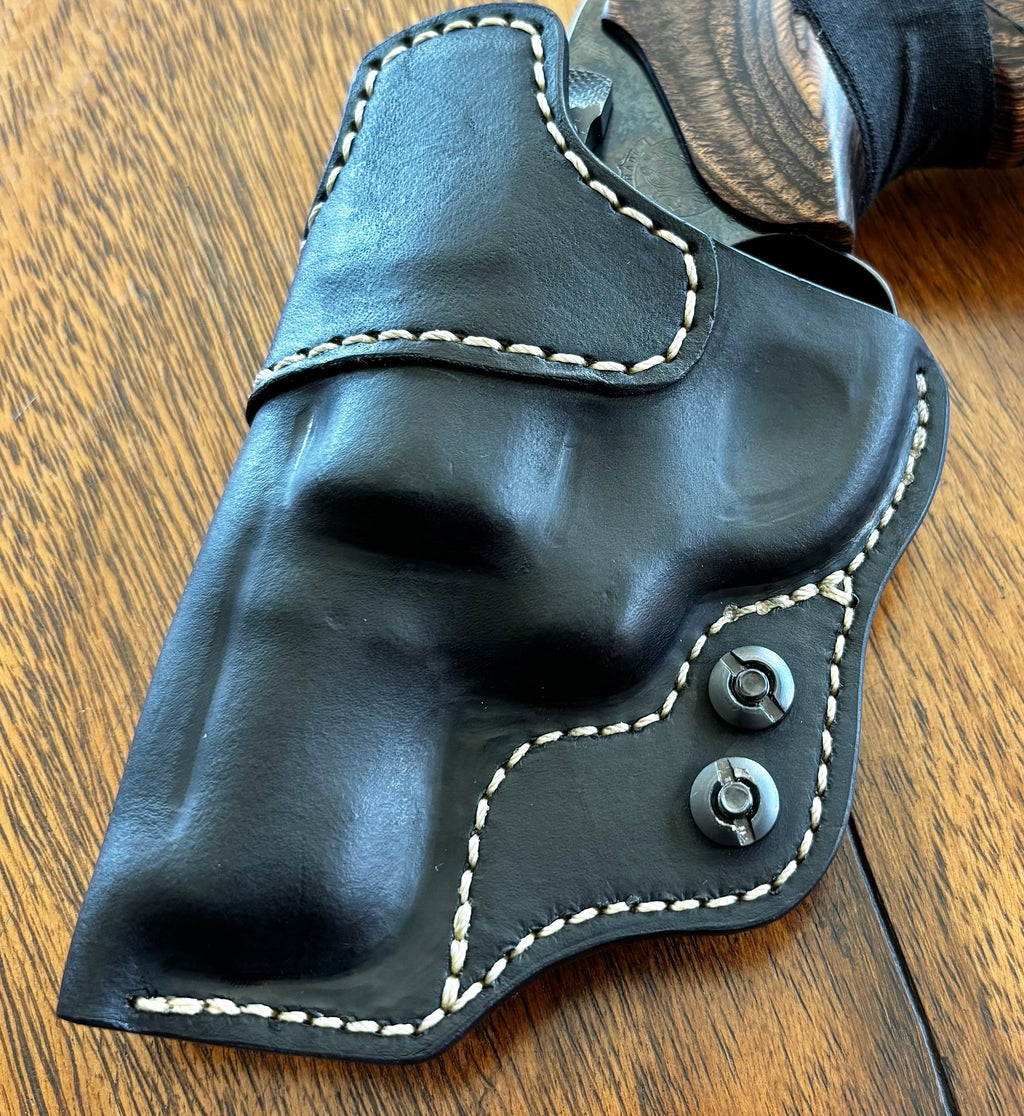 Trayce- Leather Snub Holster