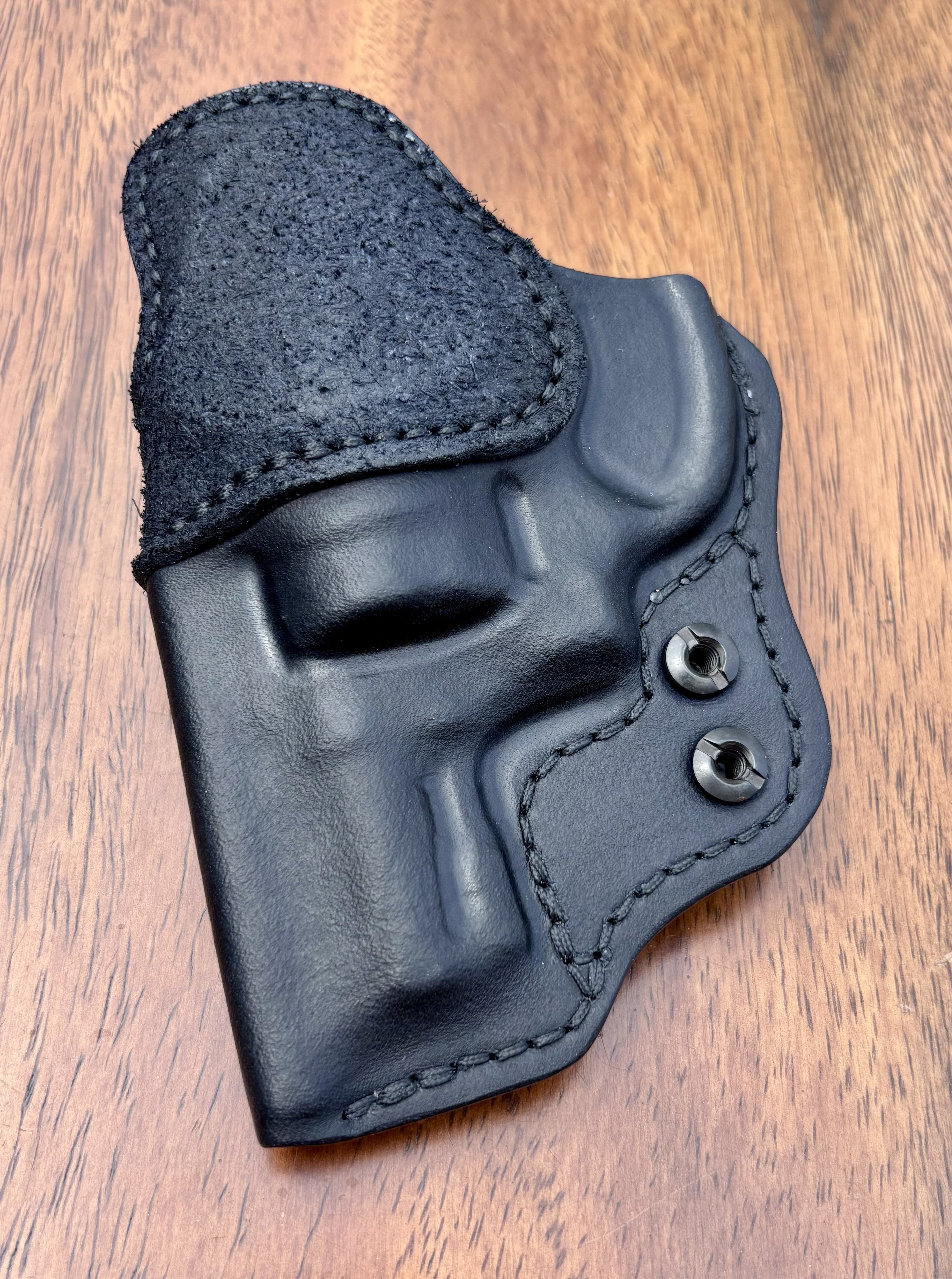 Trace- Leather Snub Holster