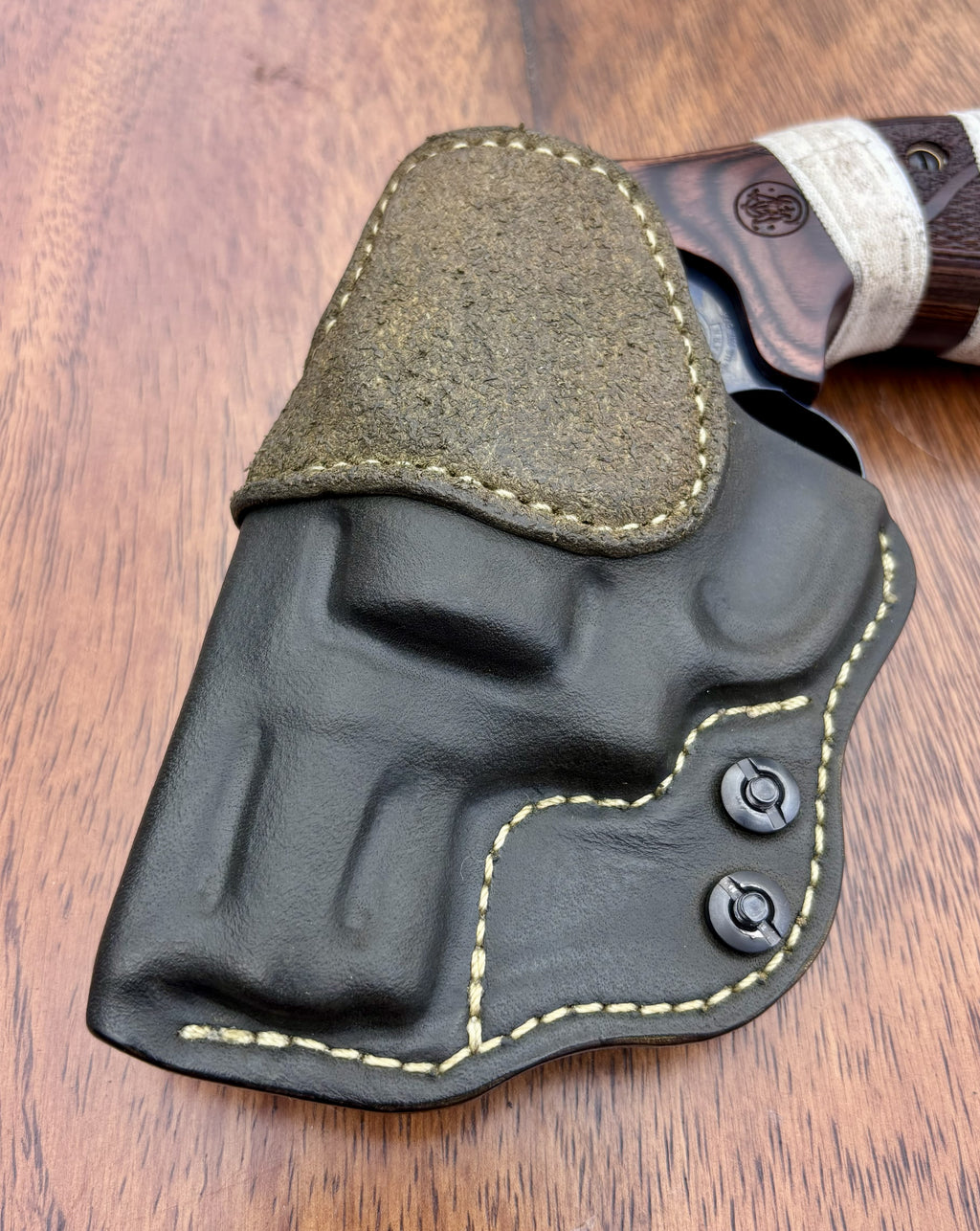 Trayce- Leather Snub Holster